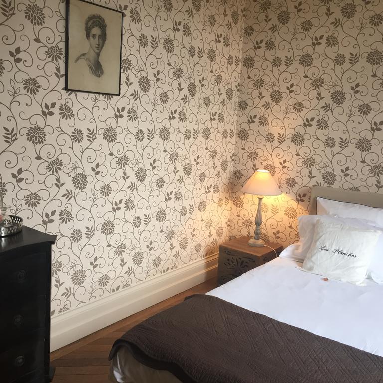 Le Manoir de Bénédicte B&B Cahan Esterno foto