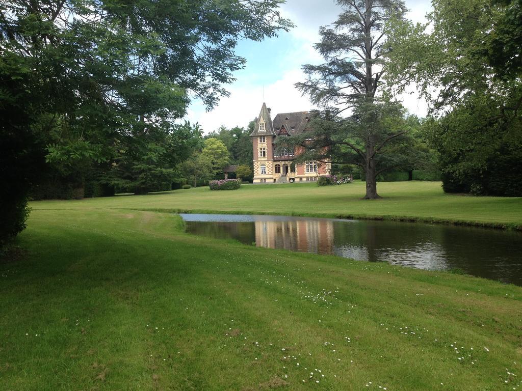 Le Manoir de Bénédicte B&B Cahan Esterno foto