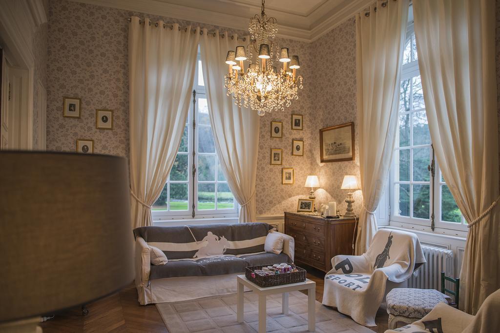 Le Manoir de Bénédicte B&B Cahan Esterno foto