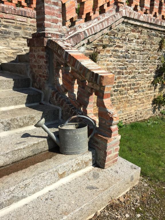 Le Manoir de Bénédicte B&B Cahan Esterno foto