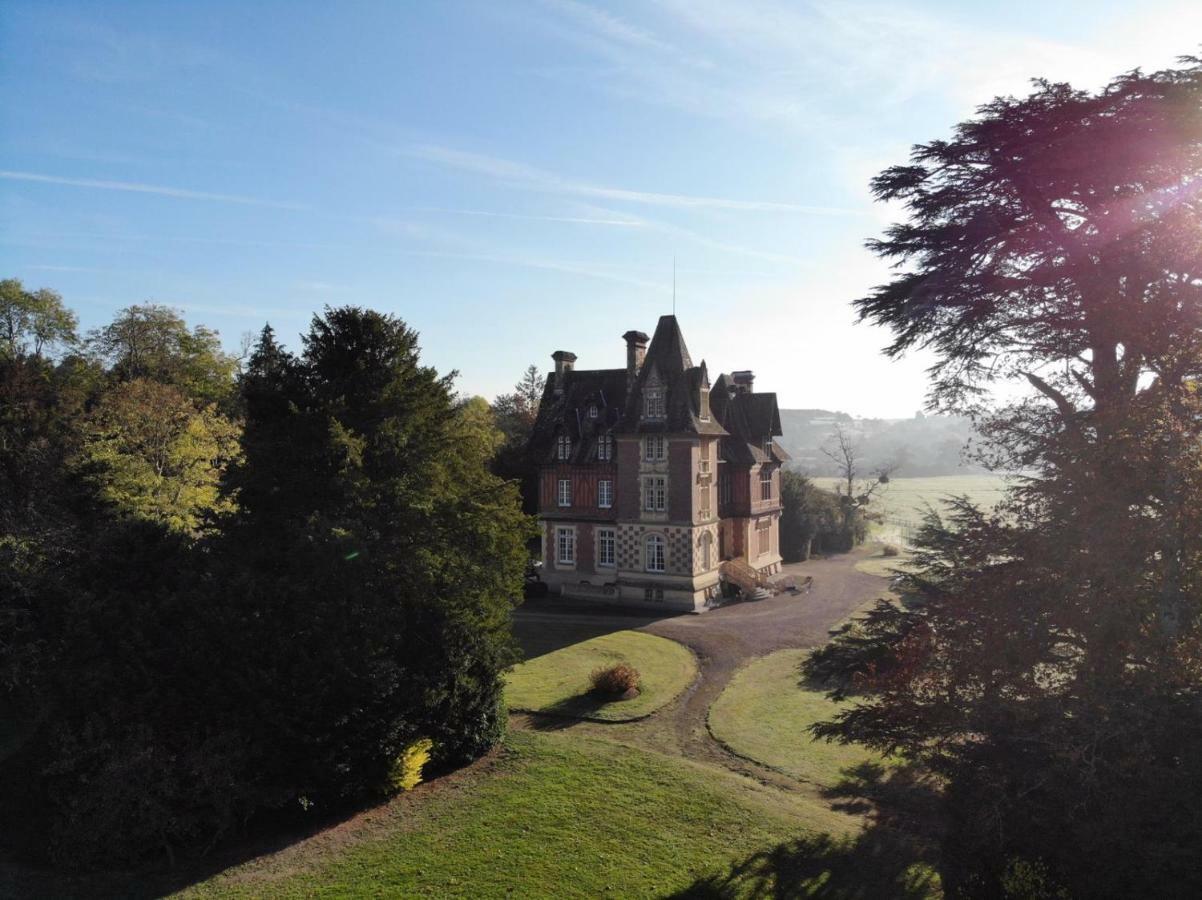 Le Manoir de Bénédicte B&B Cahan Esterno foto